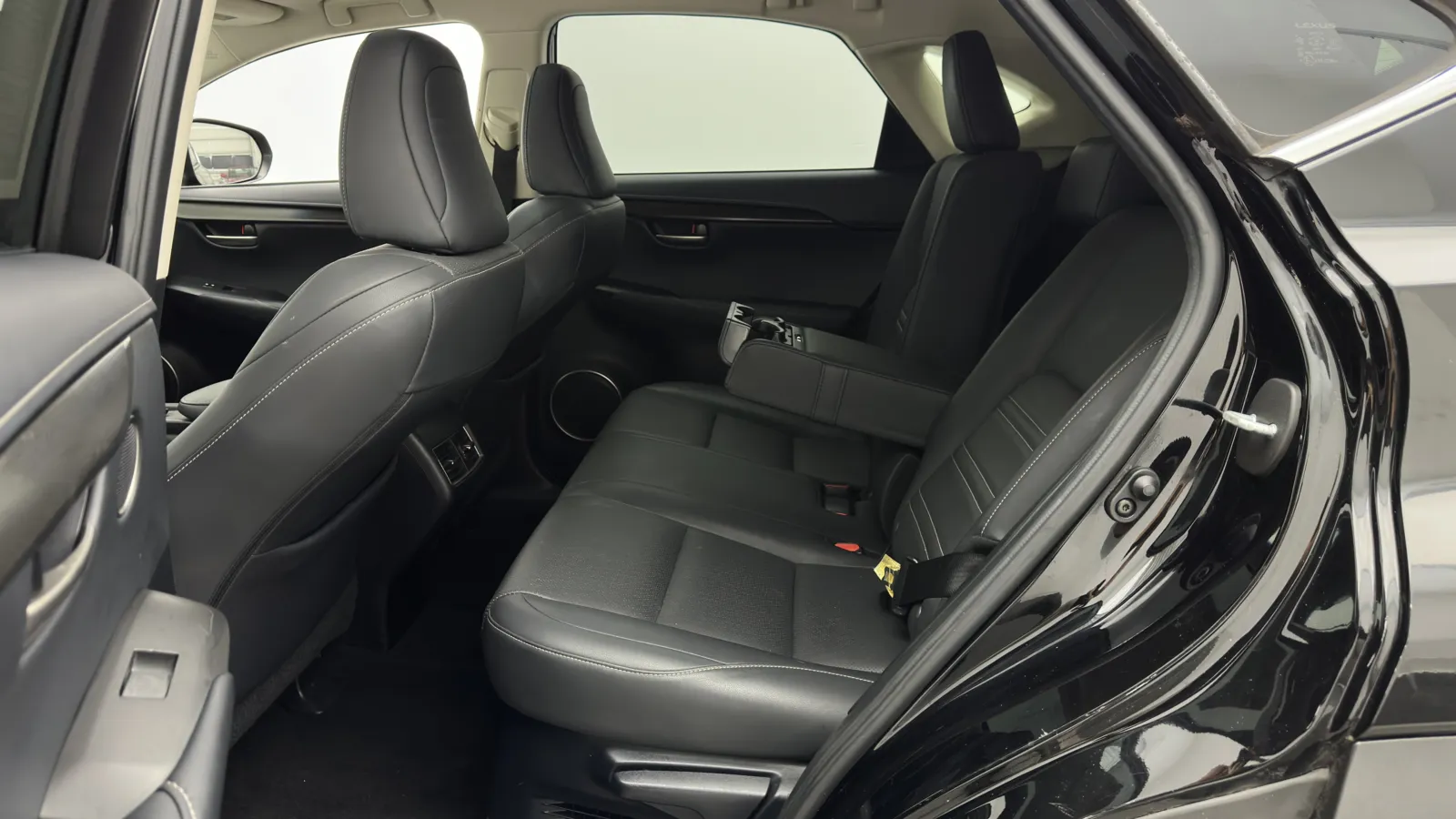 Lexus NX photo 26