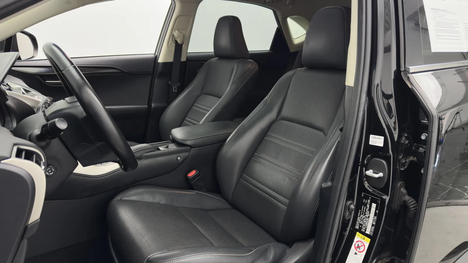 Lexus NX photo 16