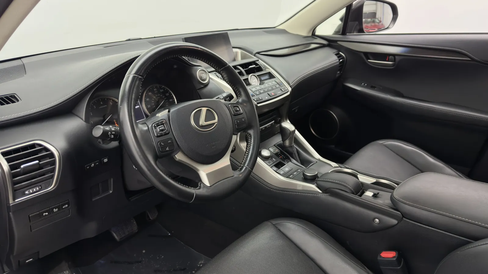 Lexus NX photo 11