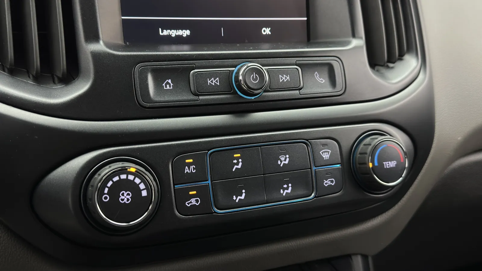 Chevrolet Colorado photo 17