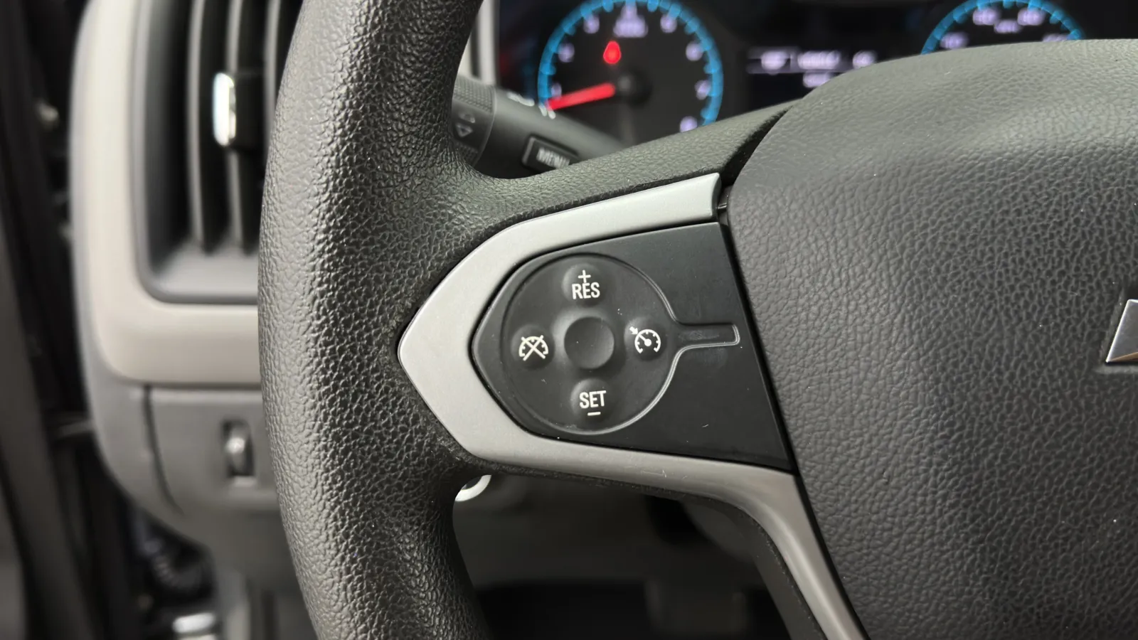 Chevrolet Colorado photo 21