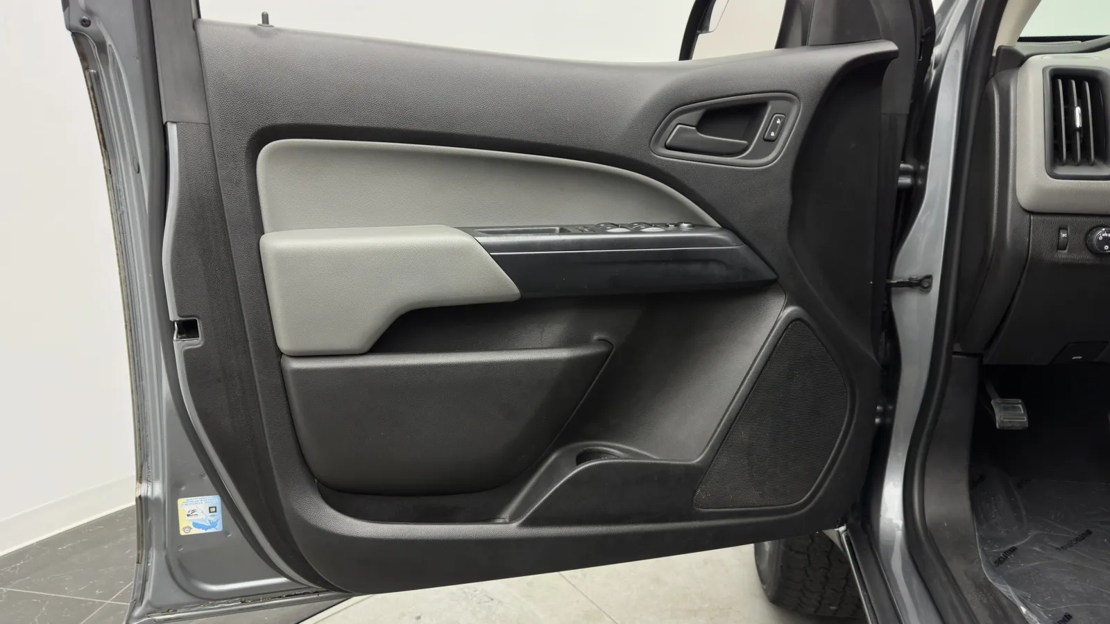 Chevrolet Colorado photo 9