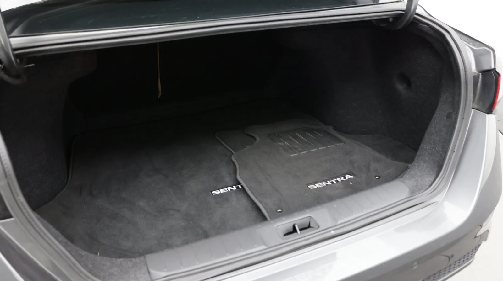 Nissan Sentra photo 30