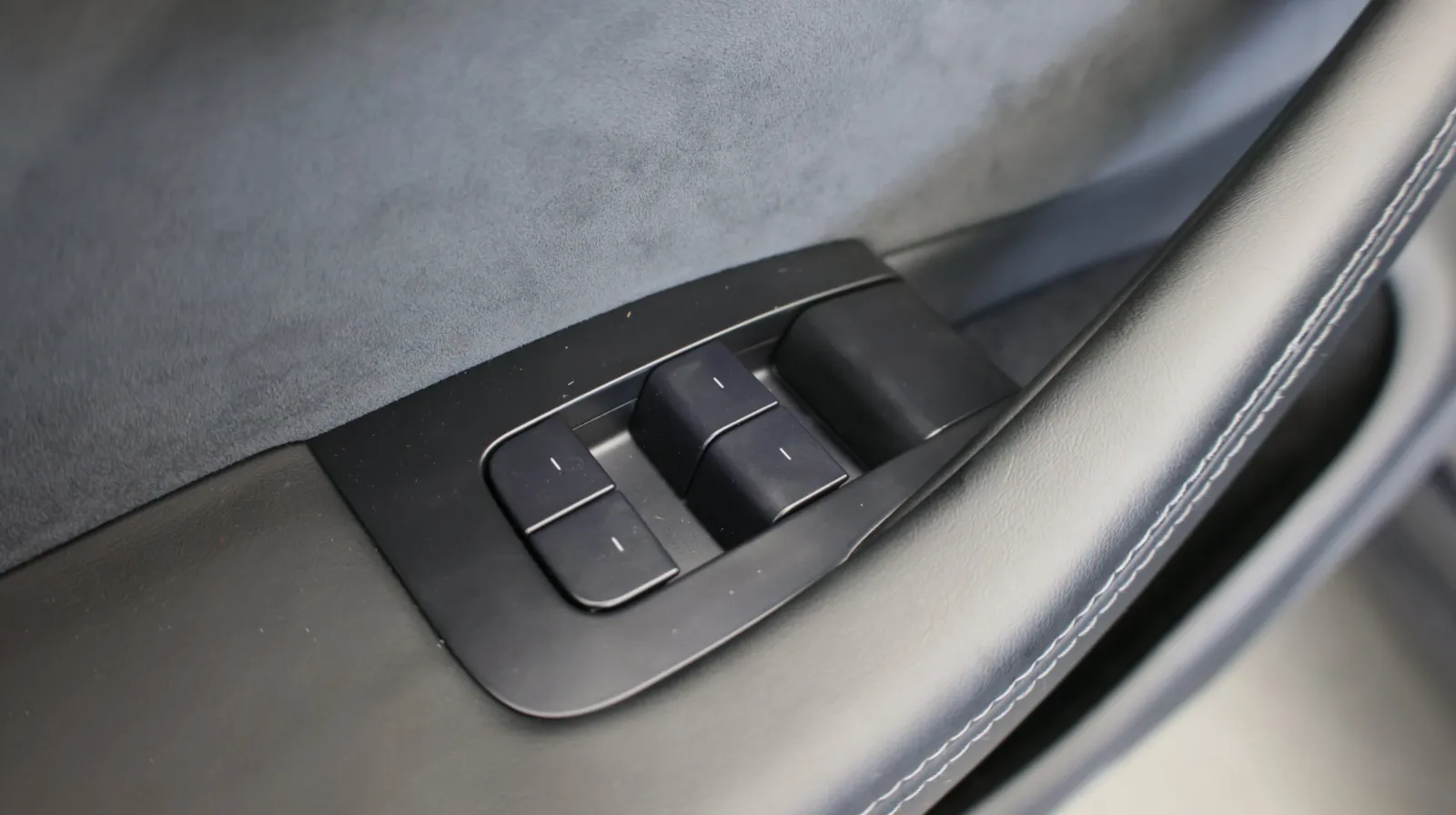Tesla Model 3 photo 11
