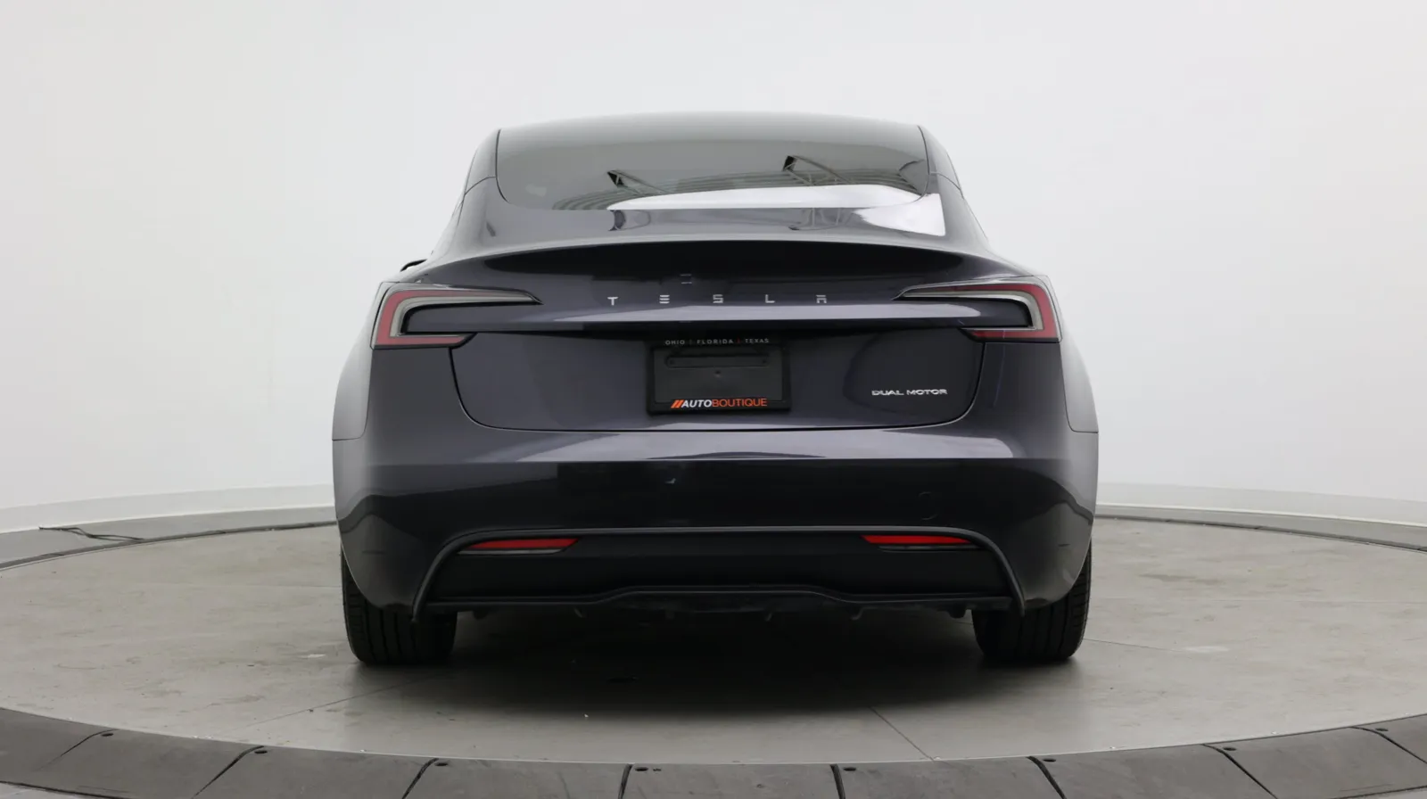 Tesla Model 3 photo 6