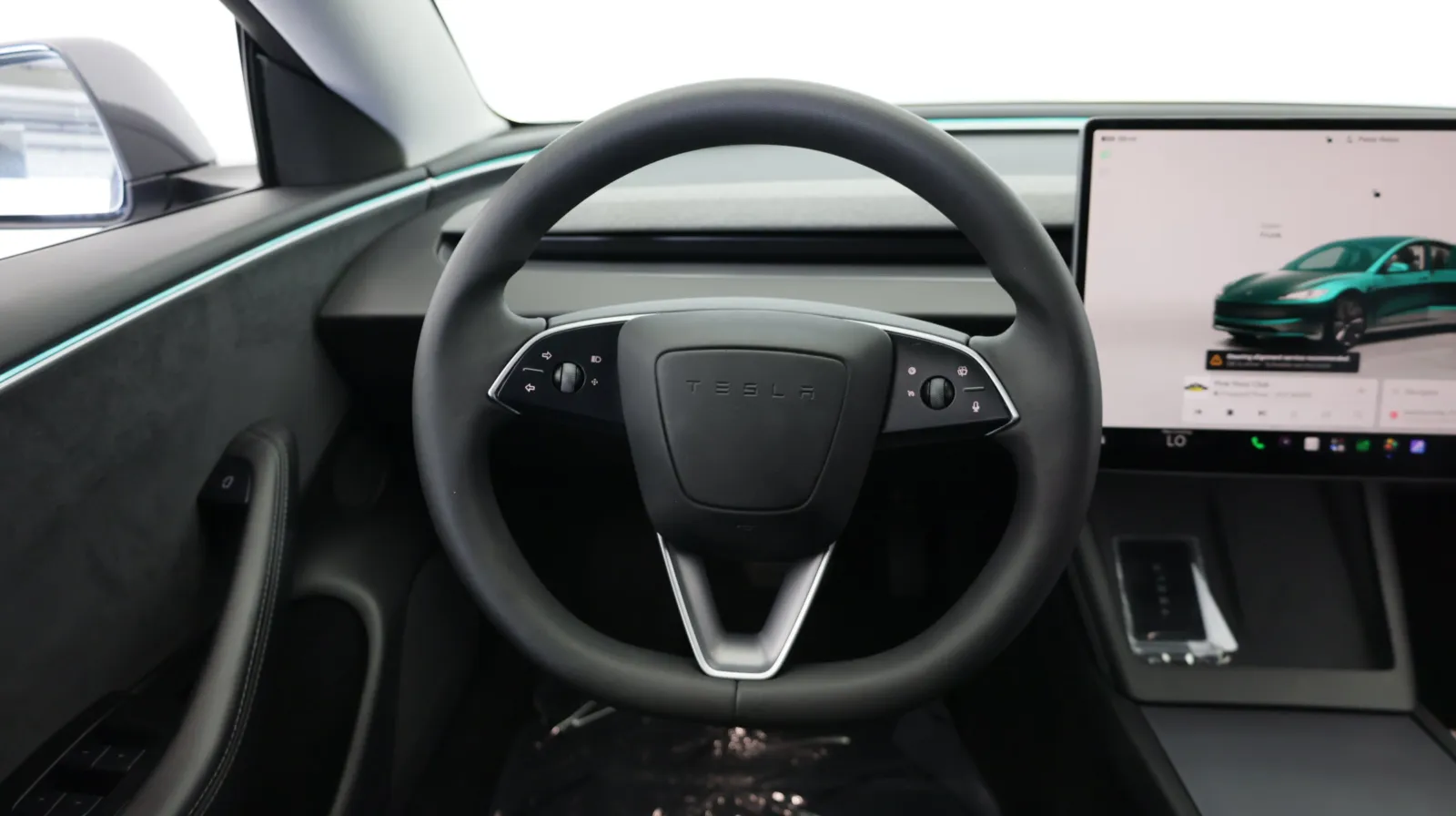 Tesla Model 3 photo 26