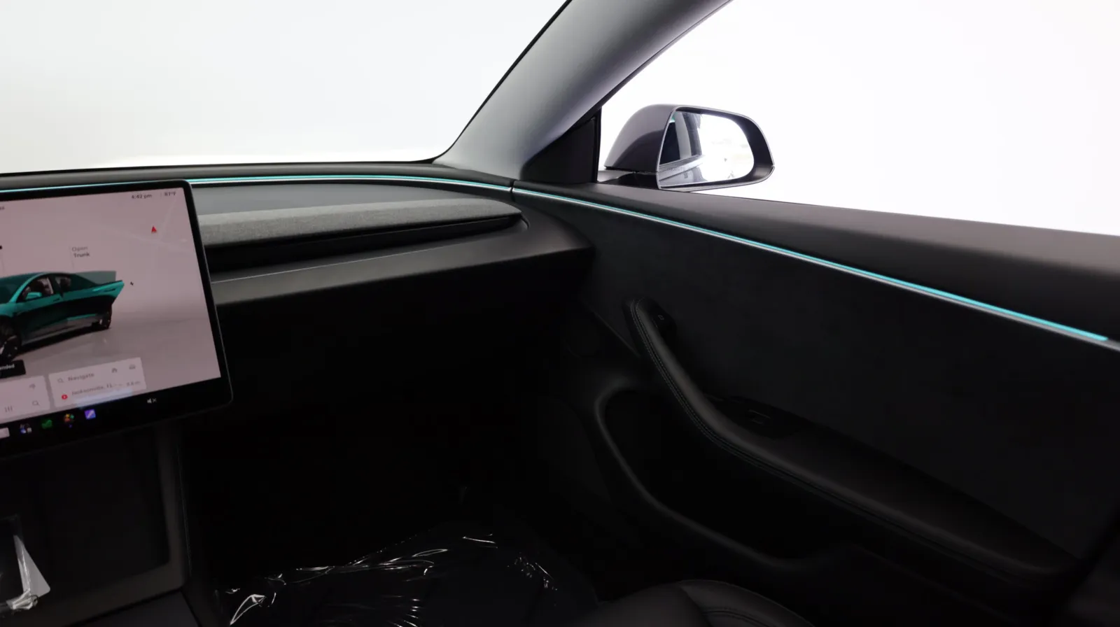 Tesla Model 3 photo 29