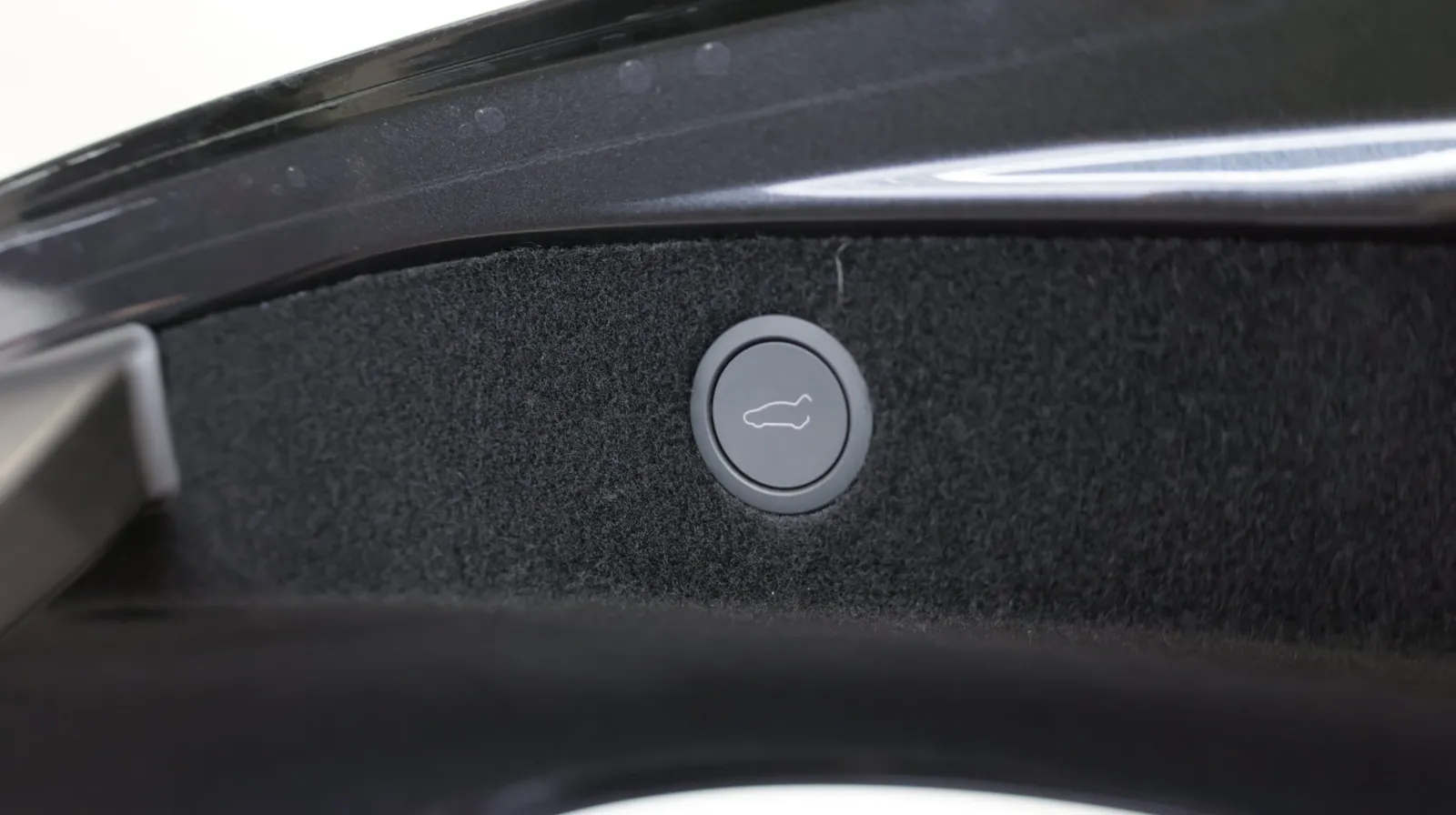 Tesla Model 3 photo 31