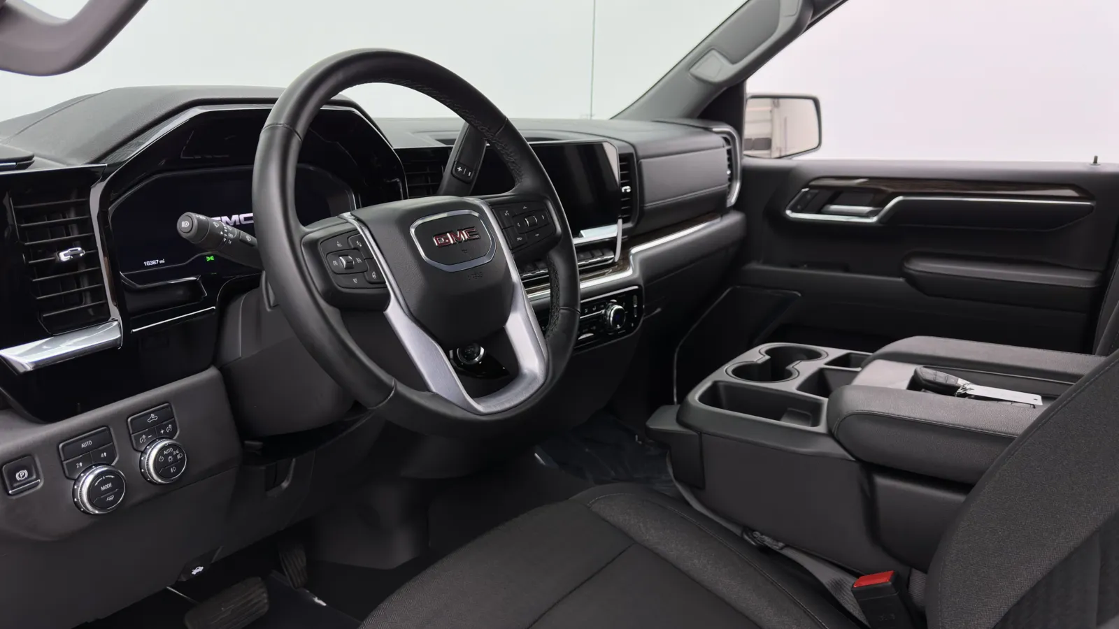 GMC Sierra photo 10