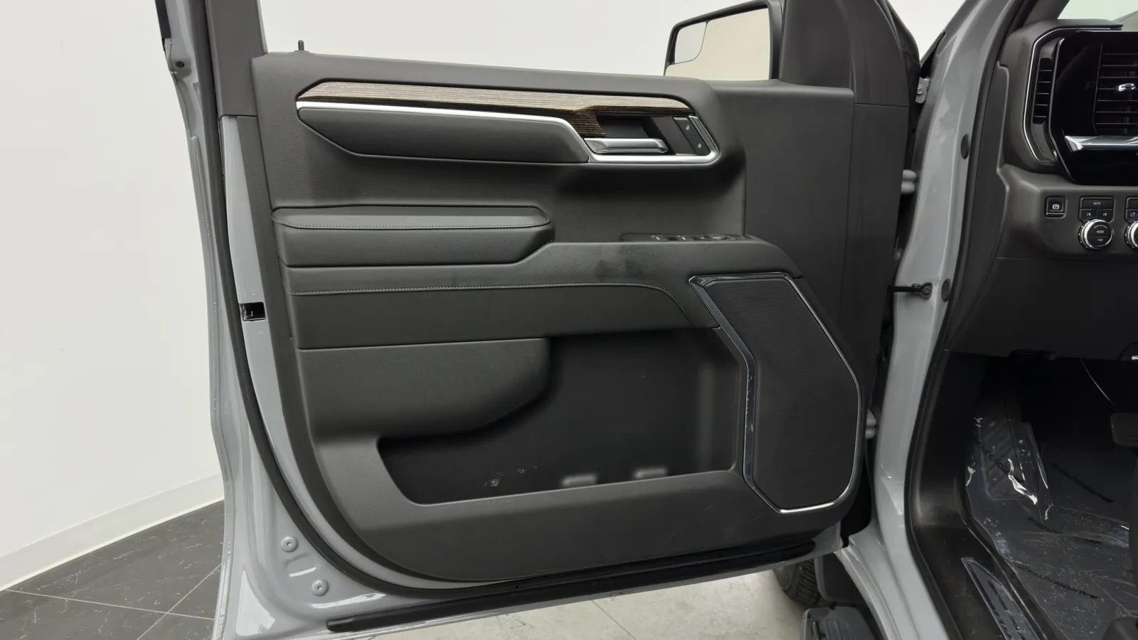 GMC Sierra photo 11