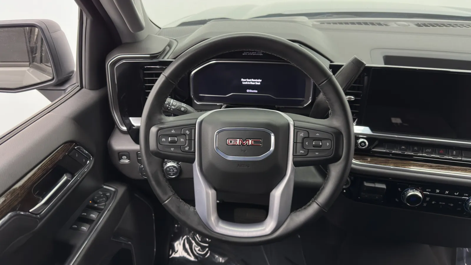 GMC Sierra photo 27