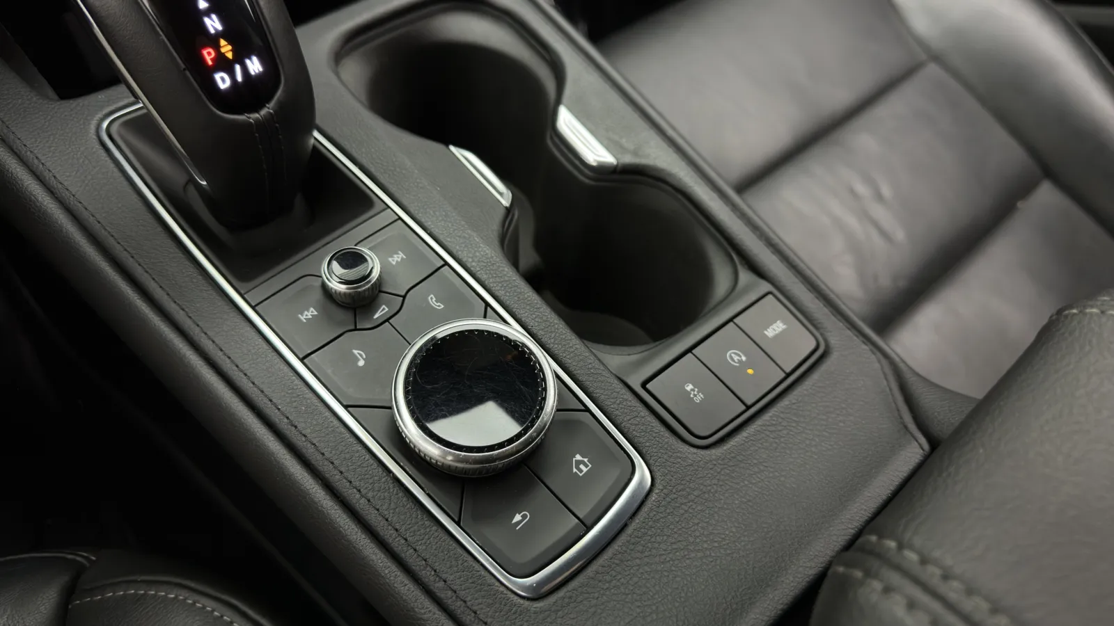 Cadillac XT4 photo 11