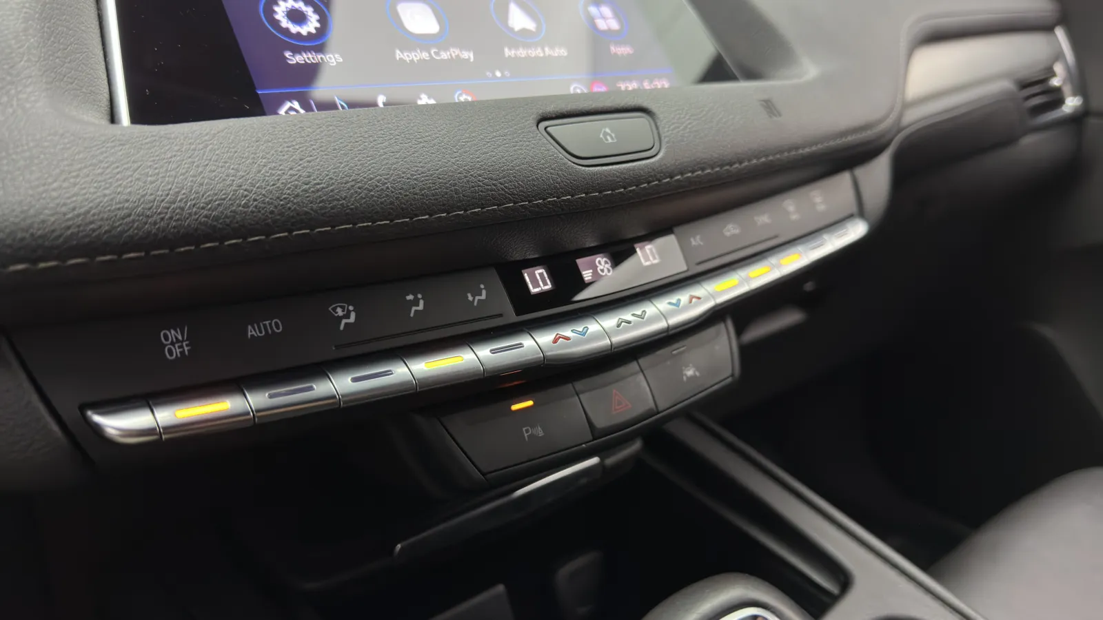 Cadillac XT4 photo 12