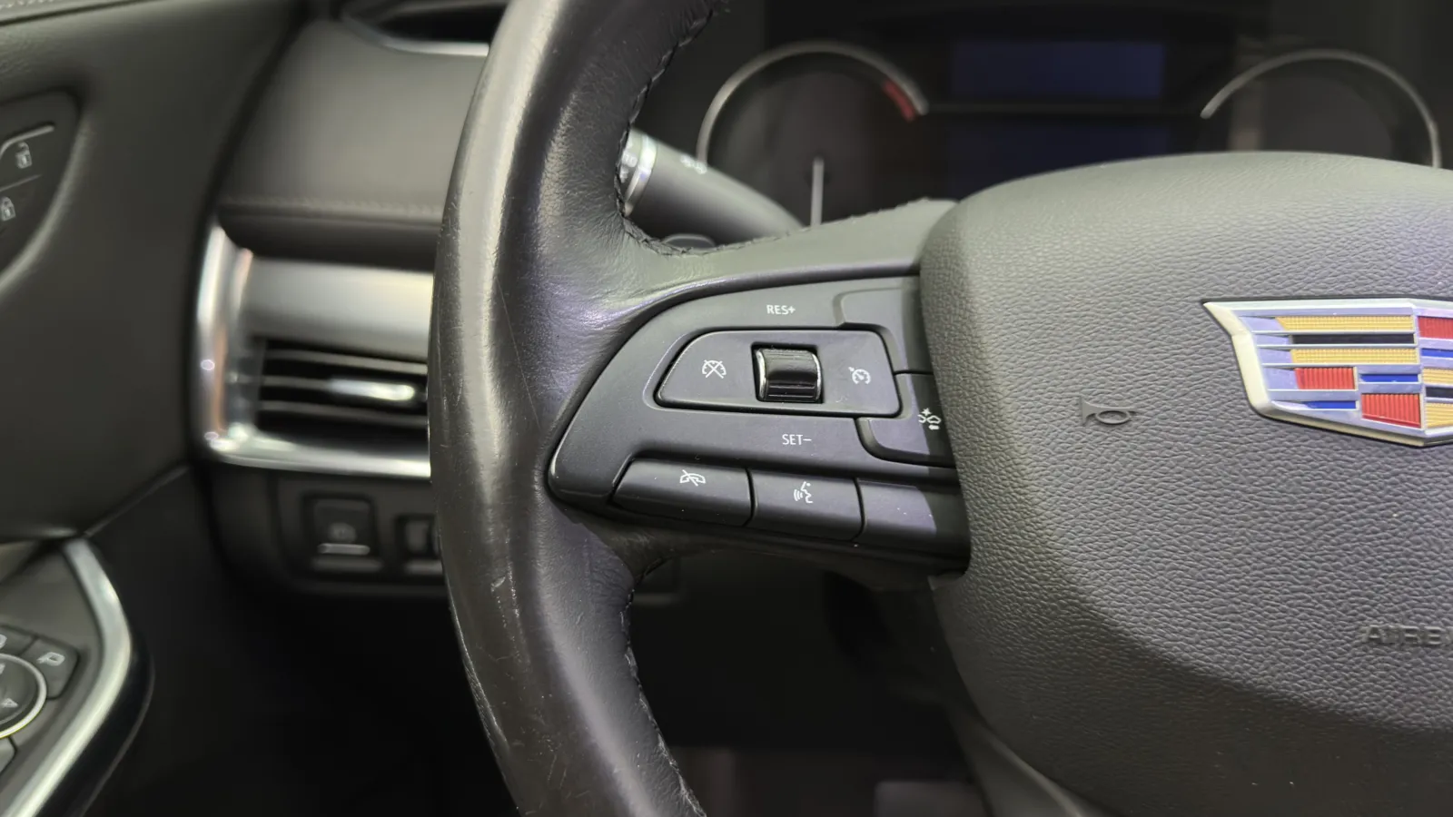 Cadillac XT4 photo 15