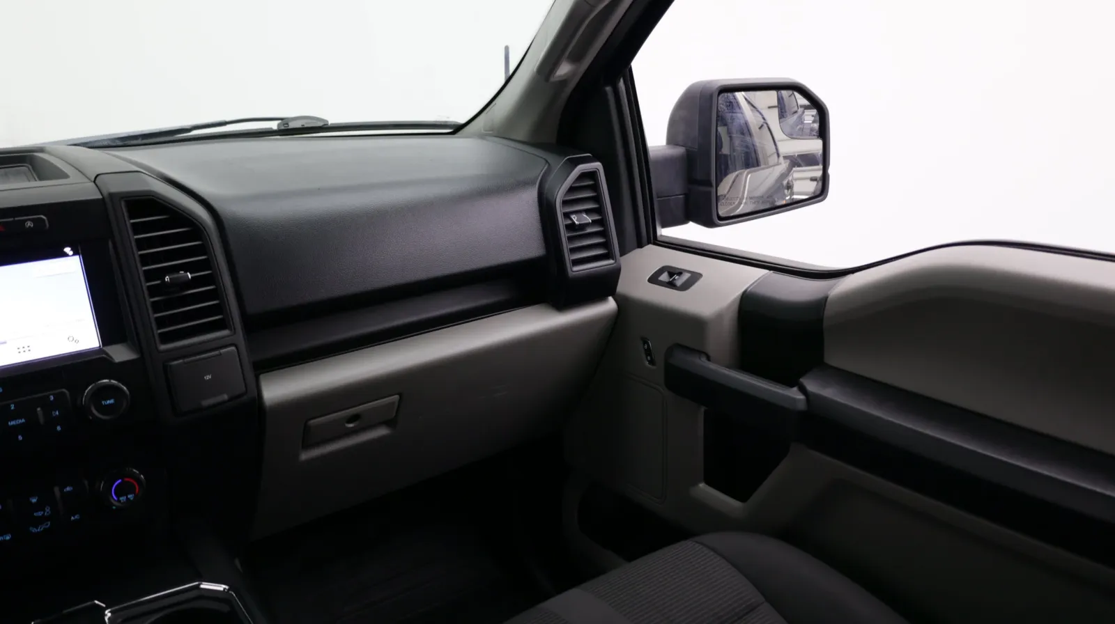 Ford F-150 photo 25