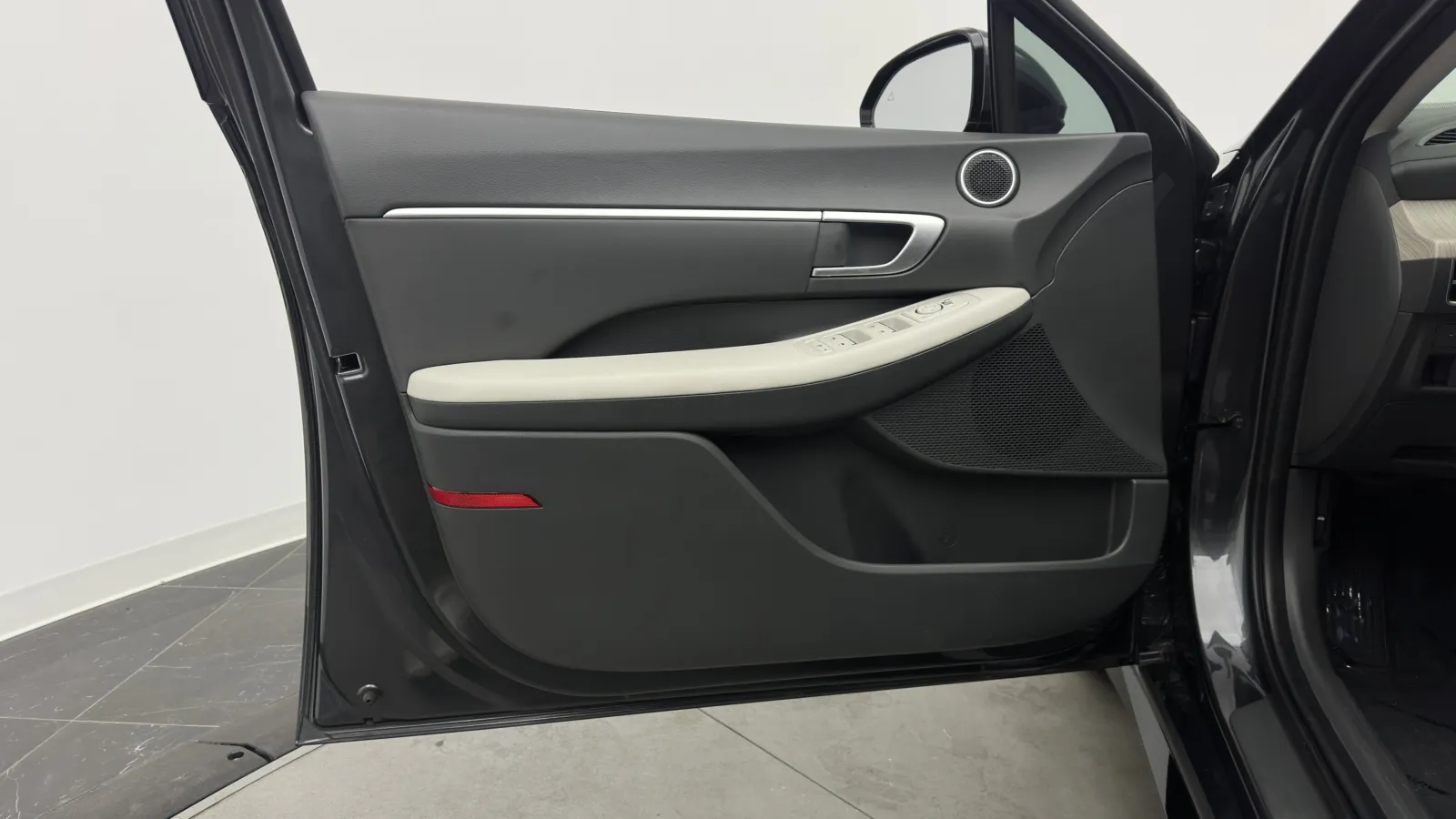 Hyundai Sonata photo 9