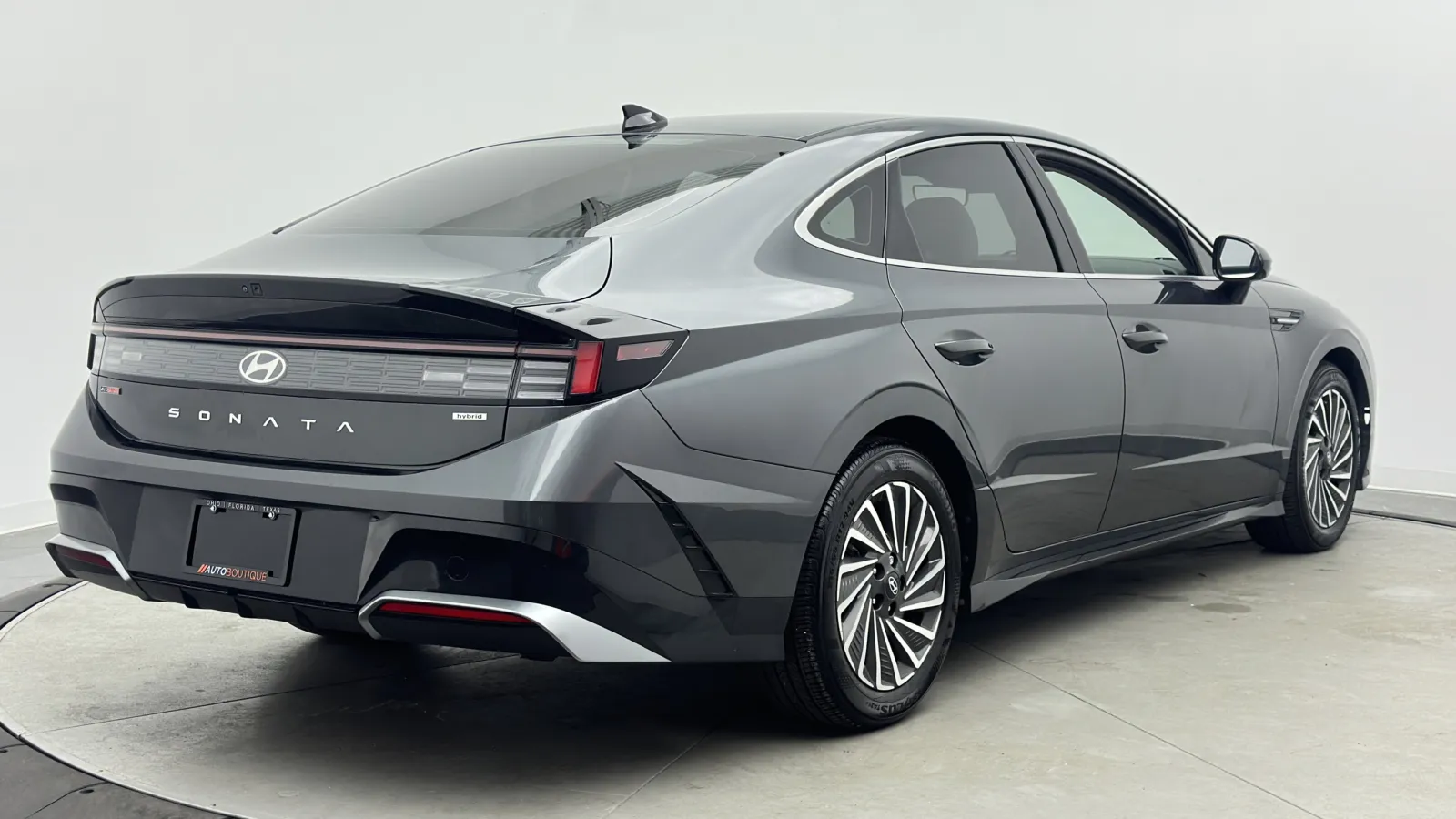 Hyundai Sonata photo 7