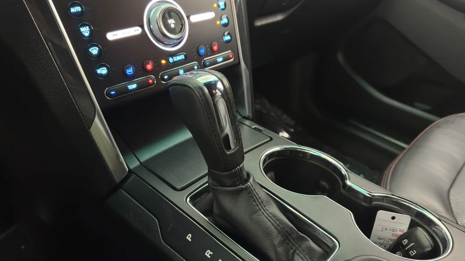 Ford Explorer photo 18