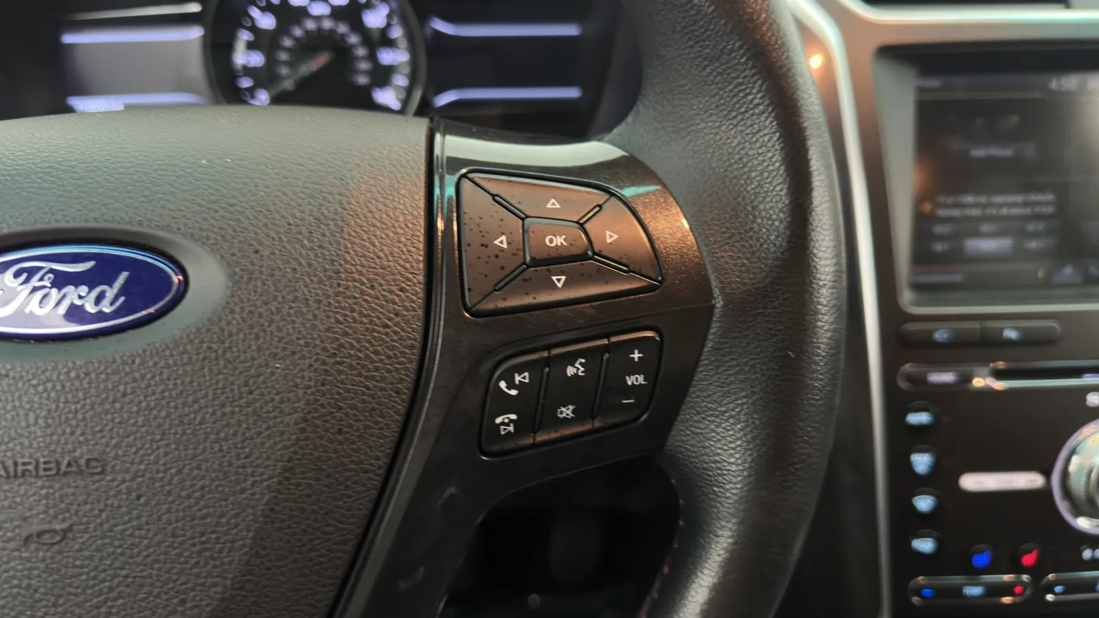 Ford Explorer photo 23