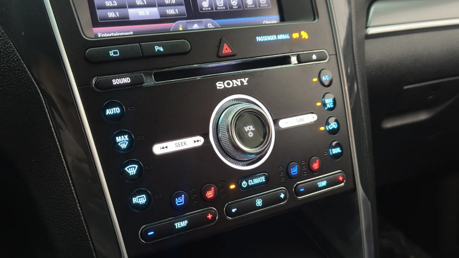 Ford Explorer photo 19