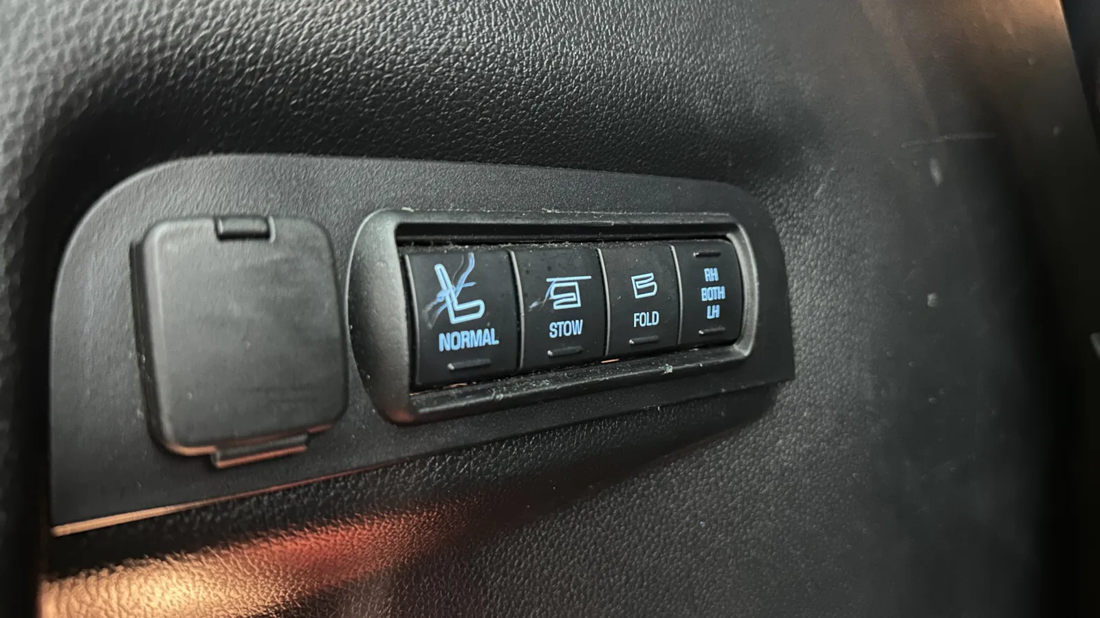Ford Explorer photo 36