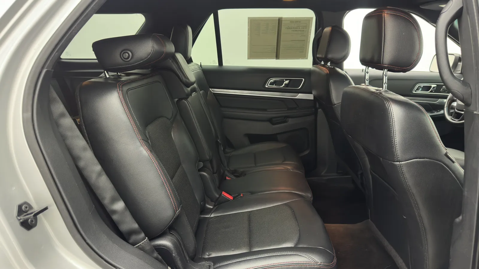 Ford Explorer photo 39