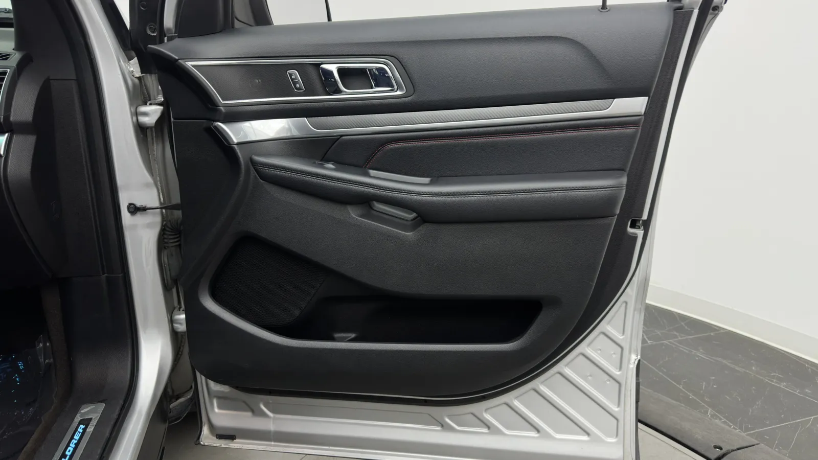 Ford Explorer photo 40