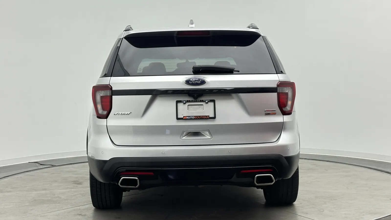 Ford Explorer photo 6