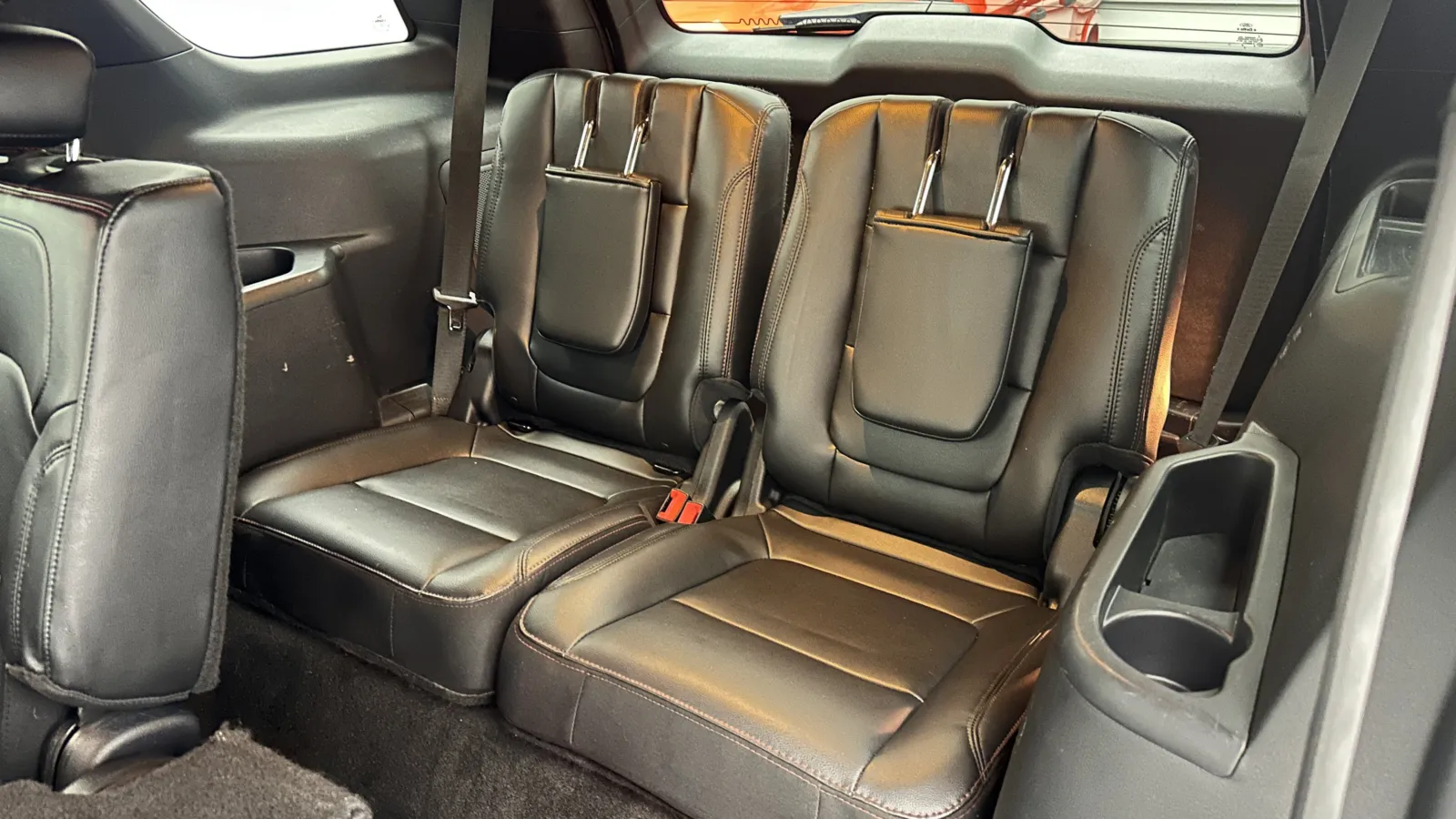 Ford Explorer photo 28