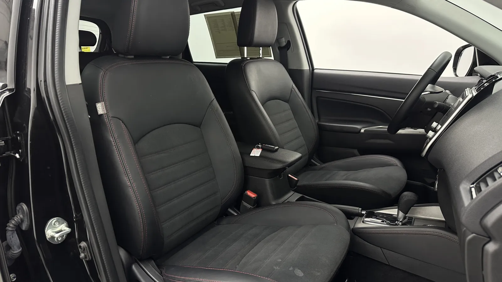 Mitsubishi Outlander Sport photo 35
