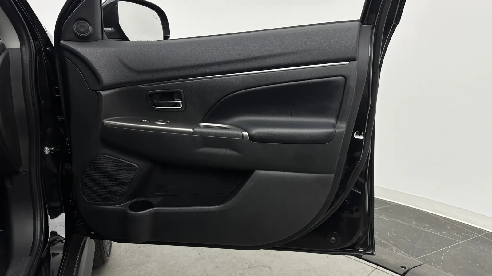 Mitsubishi Outlander Sport photo 33