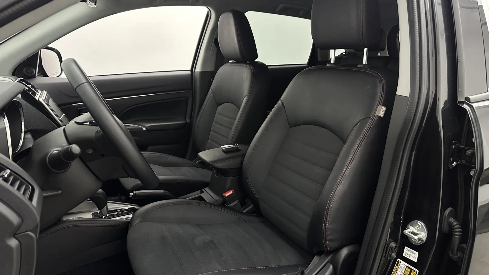 Mitsubishi Outlander Sport photo 13