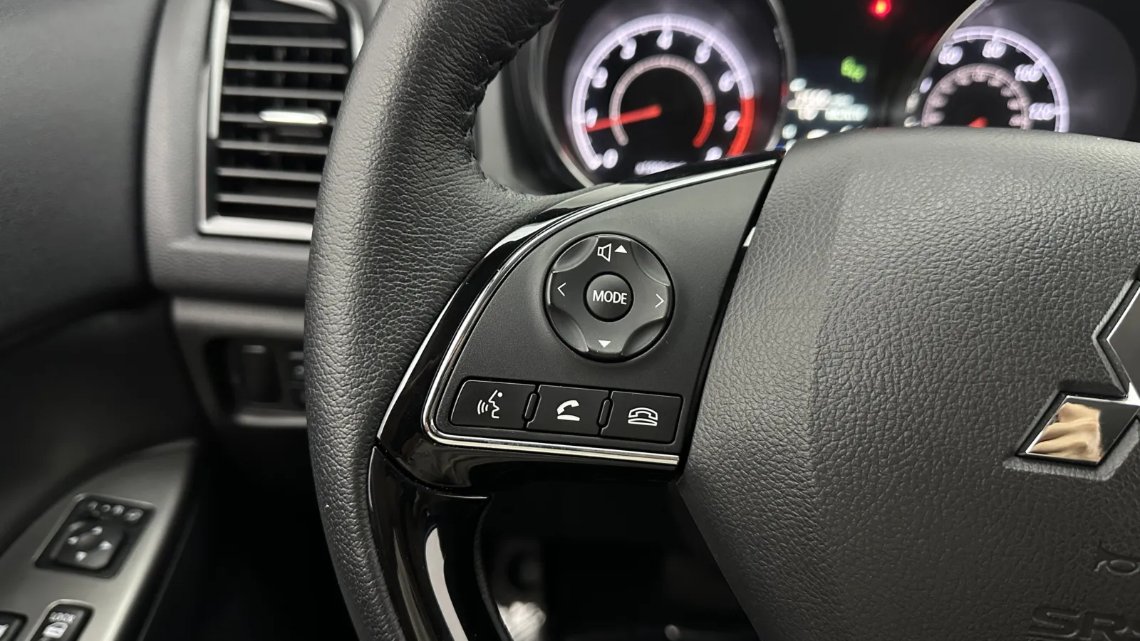 Mitsubishi Outlander Sport photo 20