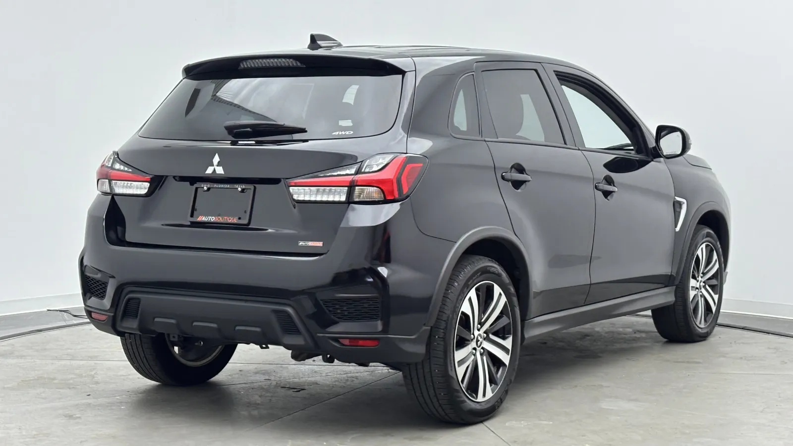 Mitsubishi Outlander Sport photo 7