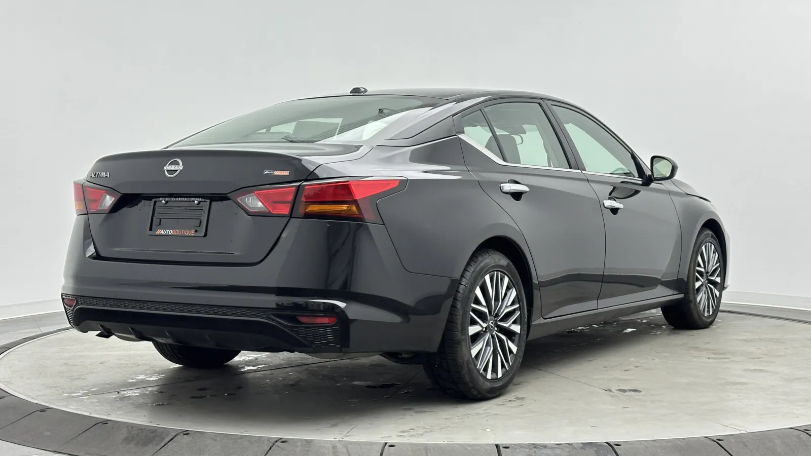 Nissan Altima photo 7