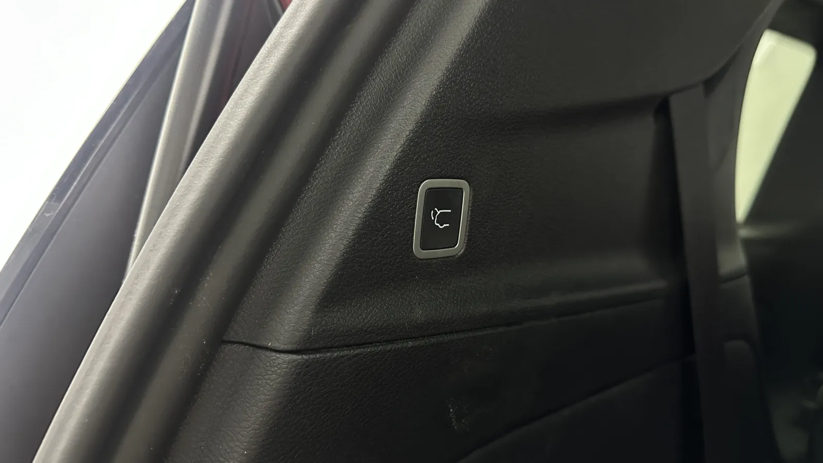 Chrysler Pacifica photo 28