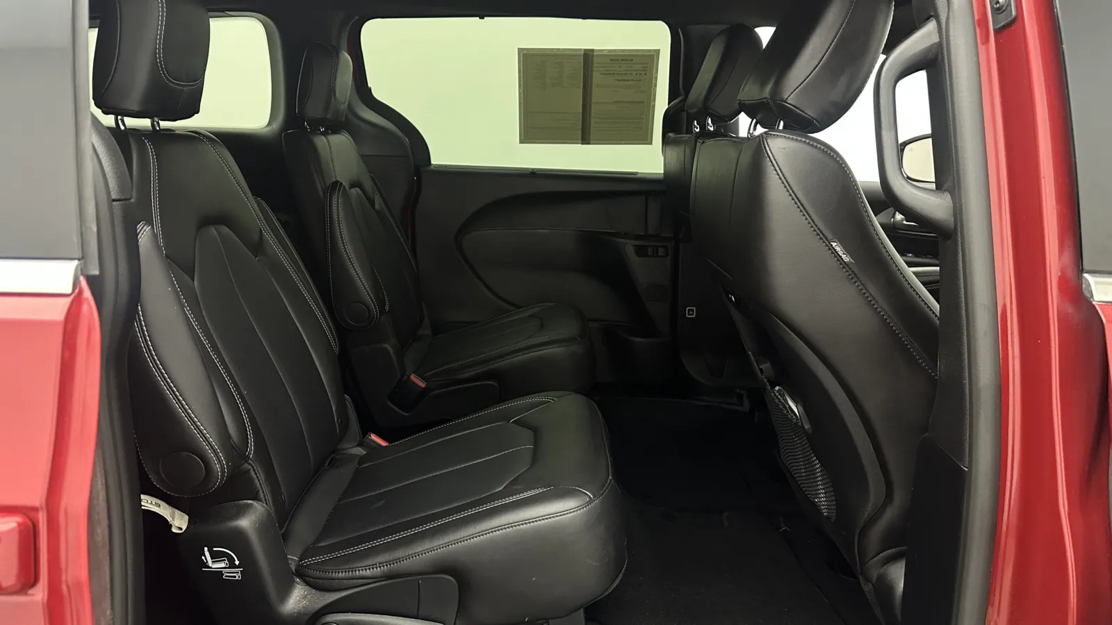 Chrysler Pacifica photo 29