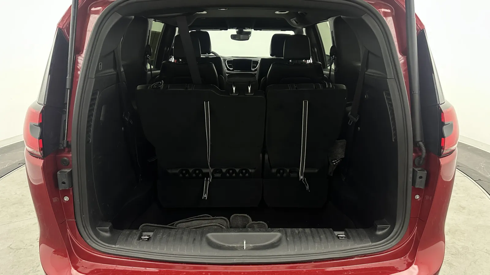 Chrysler Pacifica photo 27