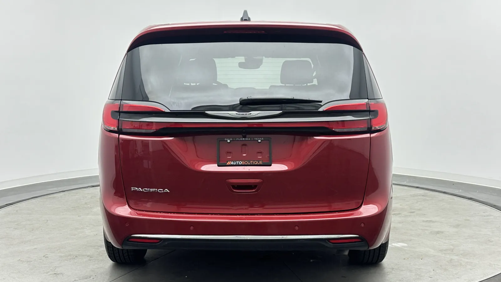 Chrysler Pacifica photo 6