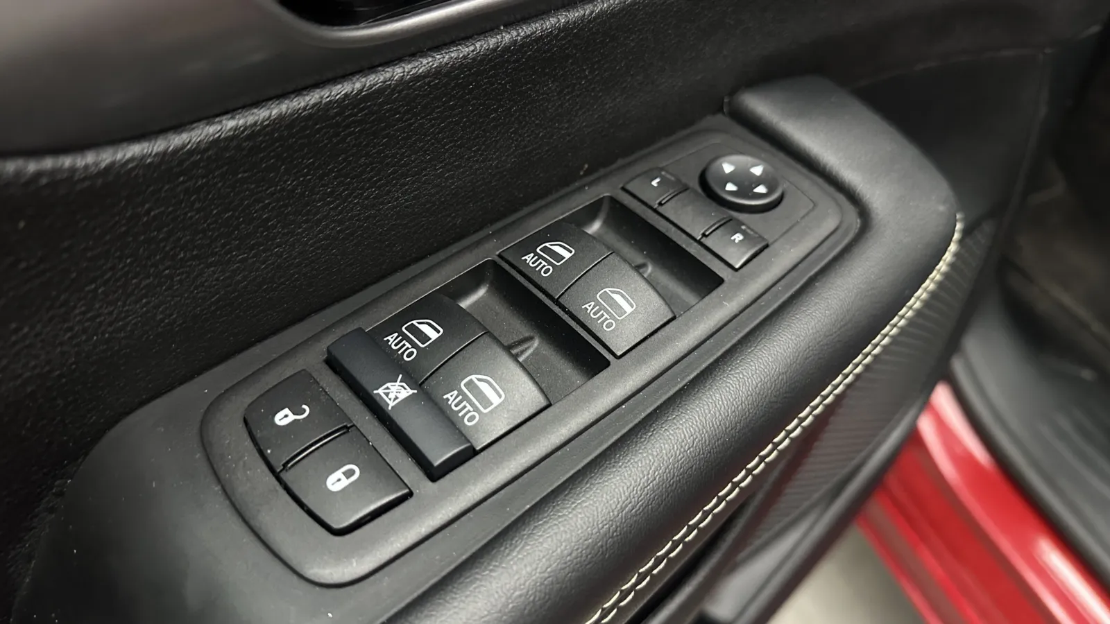 Chrysler Pacifica photo 11