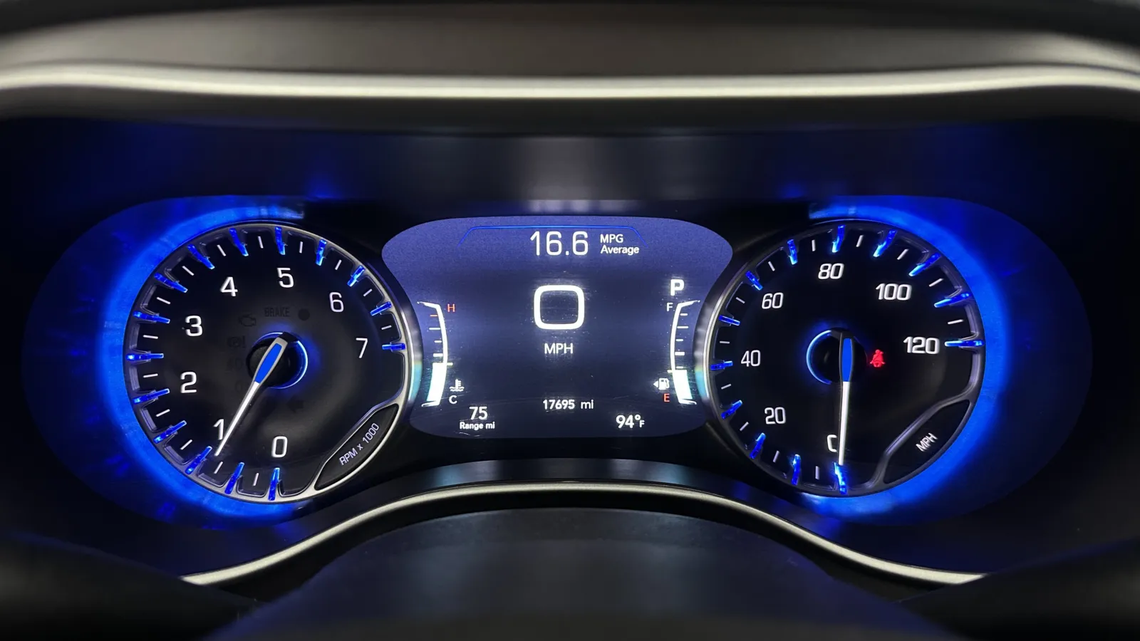 Chrysler Pacifica photo 17