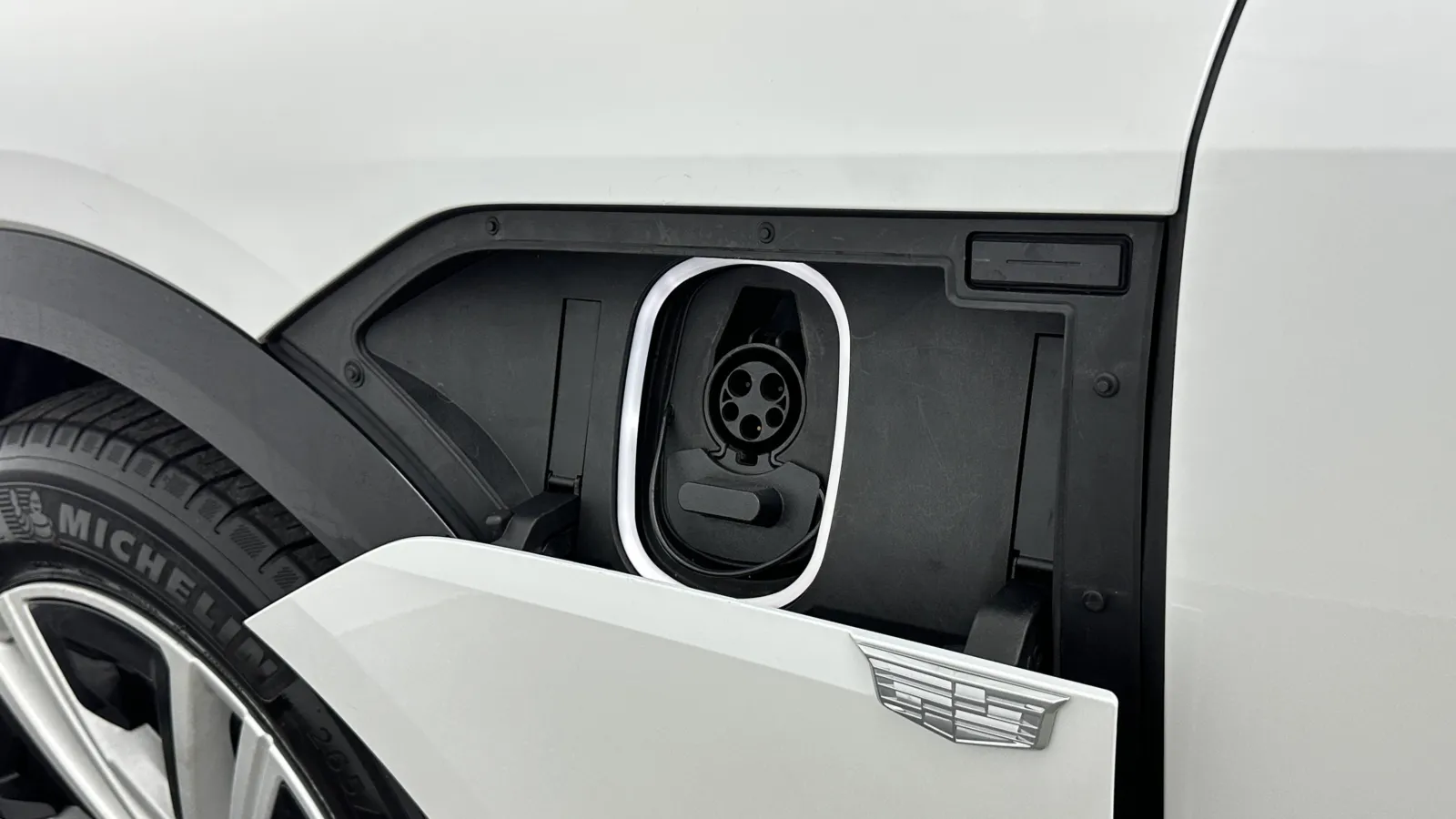 Cadillac Lyriq photo 39