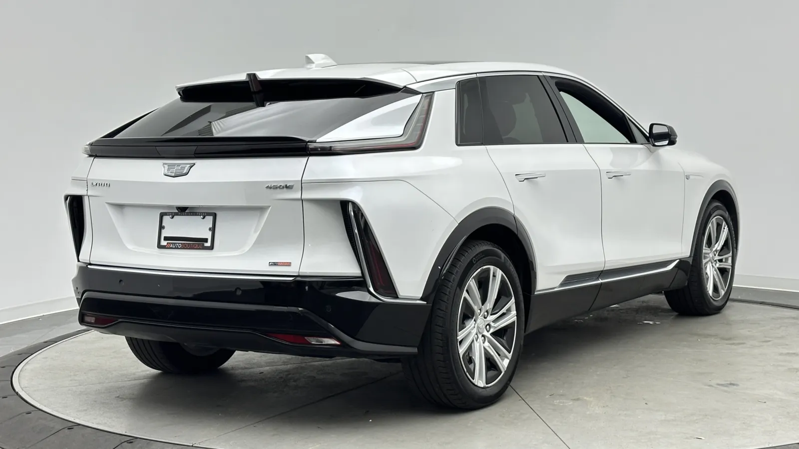 Cadillac Lyriq photo 8