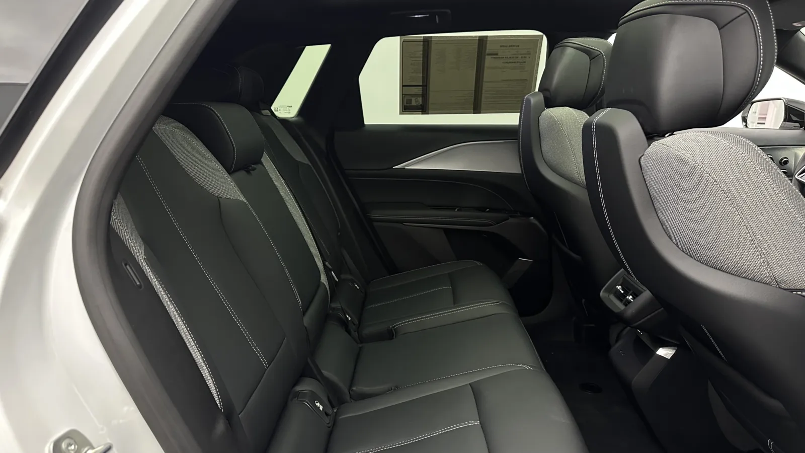 Cadillac Lyriq photo 34