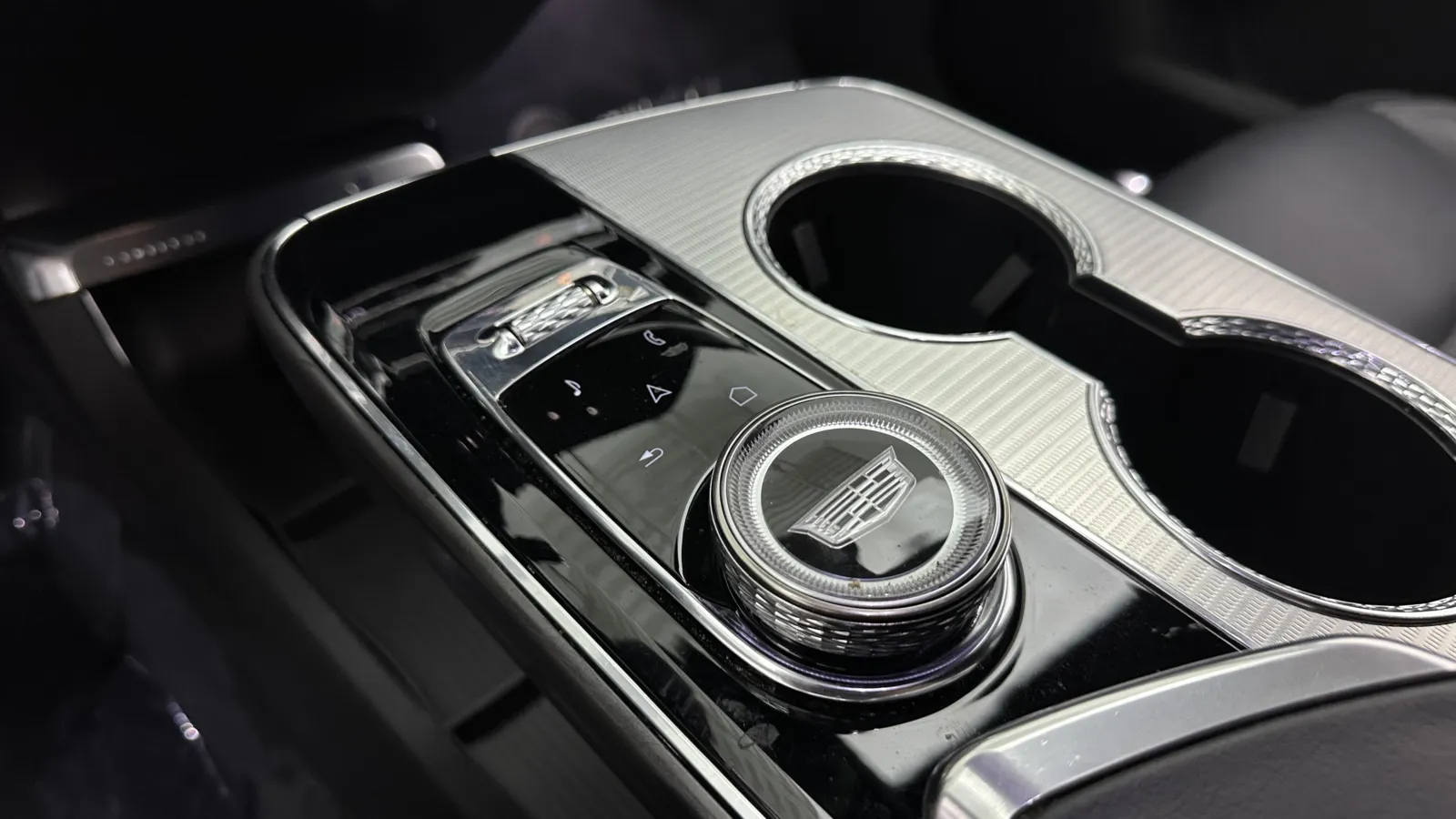 Cadillac Lyriq photo 17