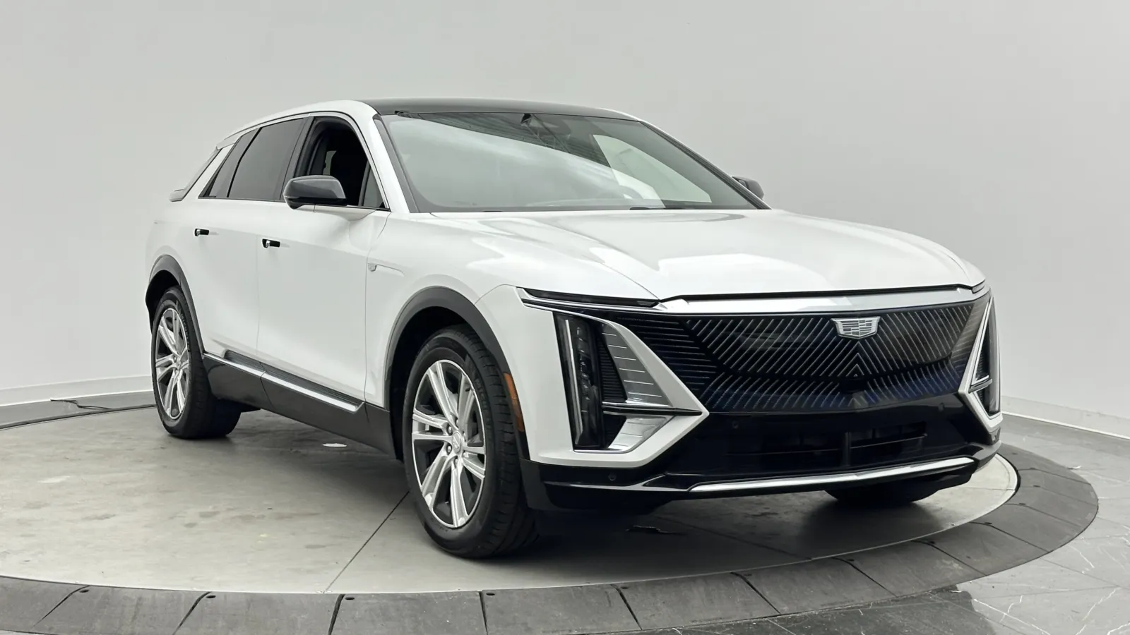 Cadillac Lyriq photo 3