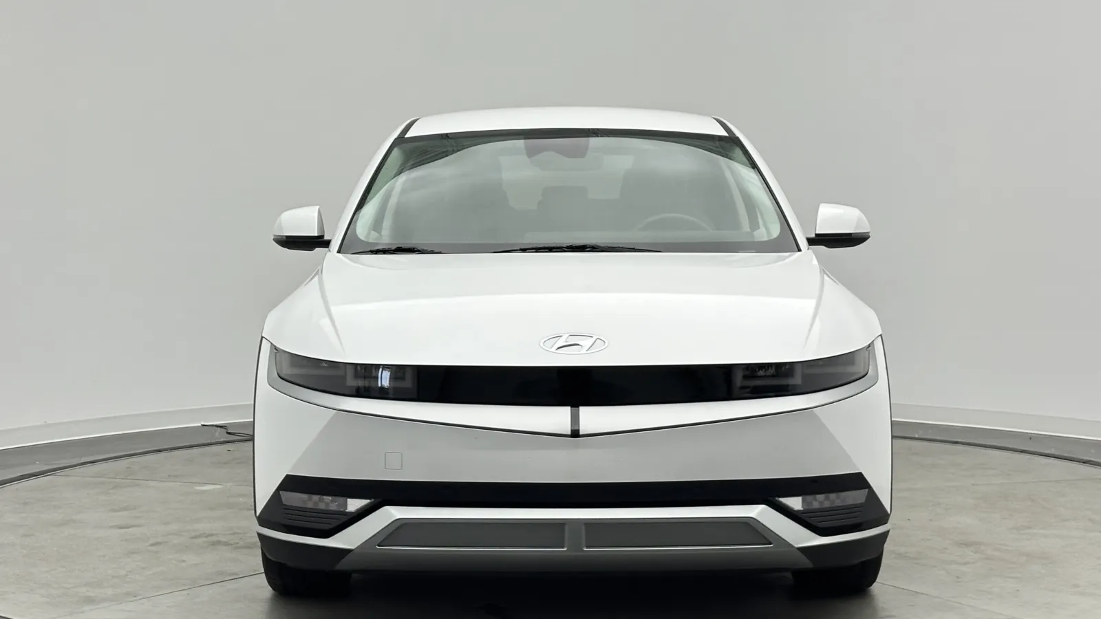 Hyundai Ioniq 5 photo 2
