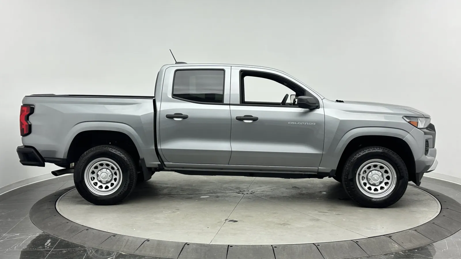Chevrolet Colorado photo 8