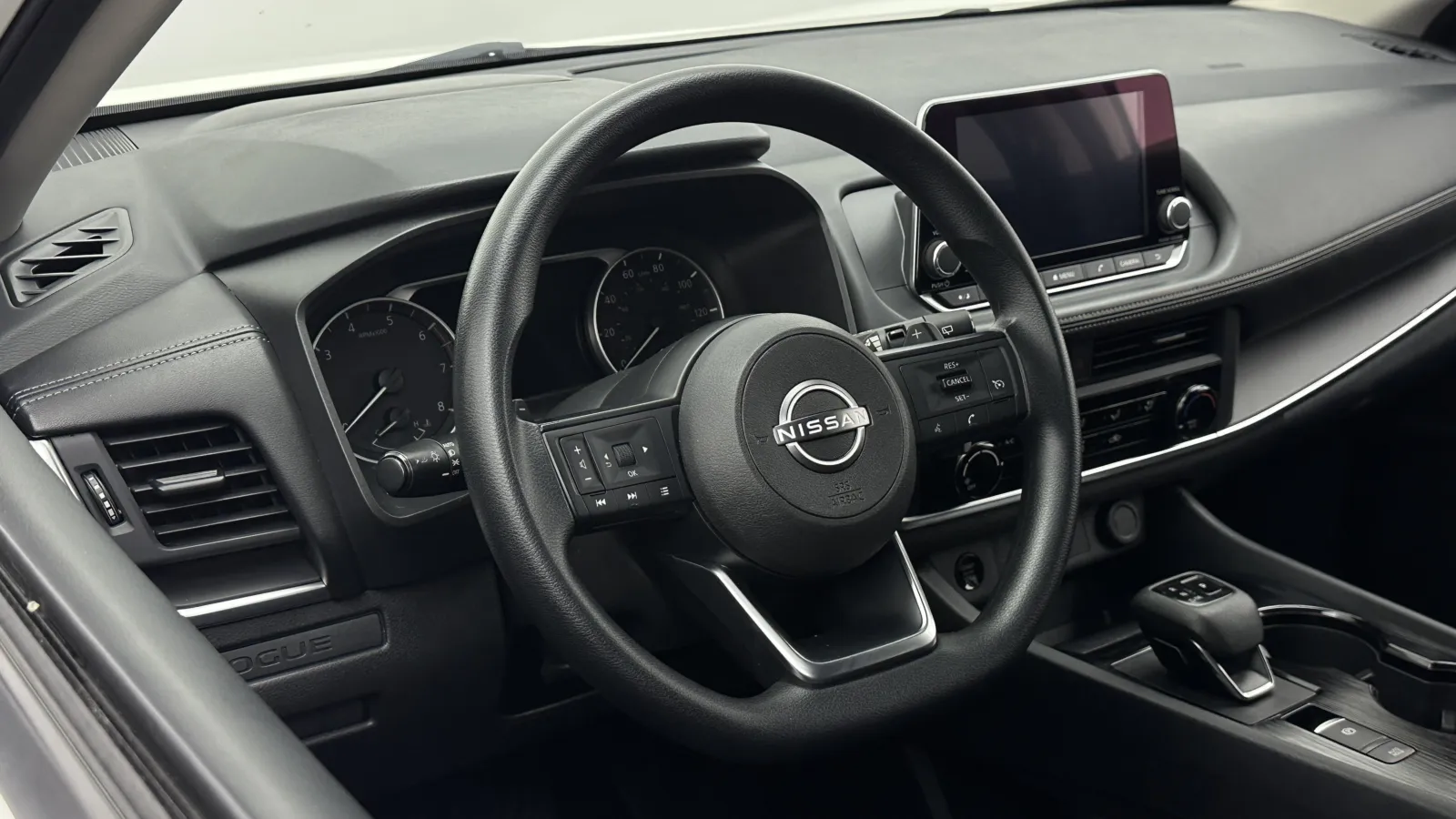 Nissan Rogue photo 8