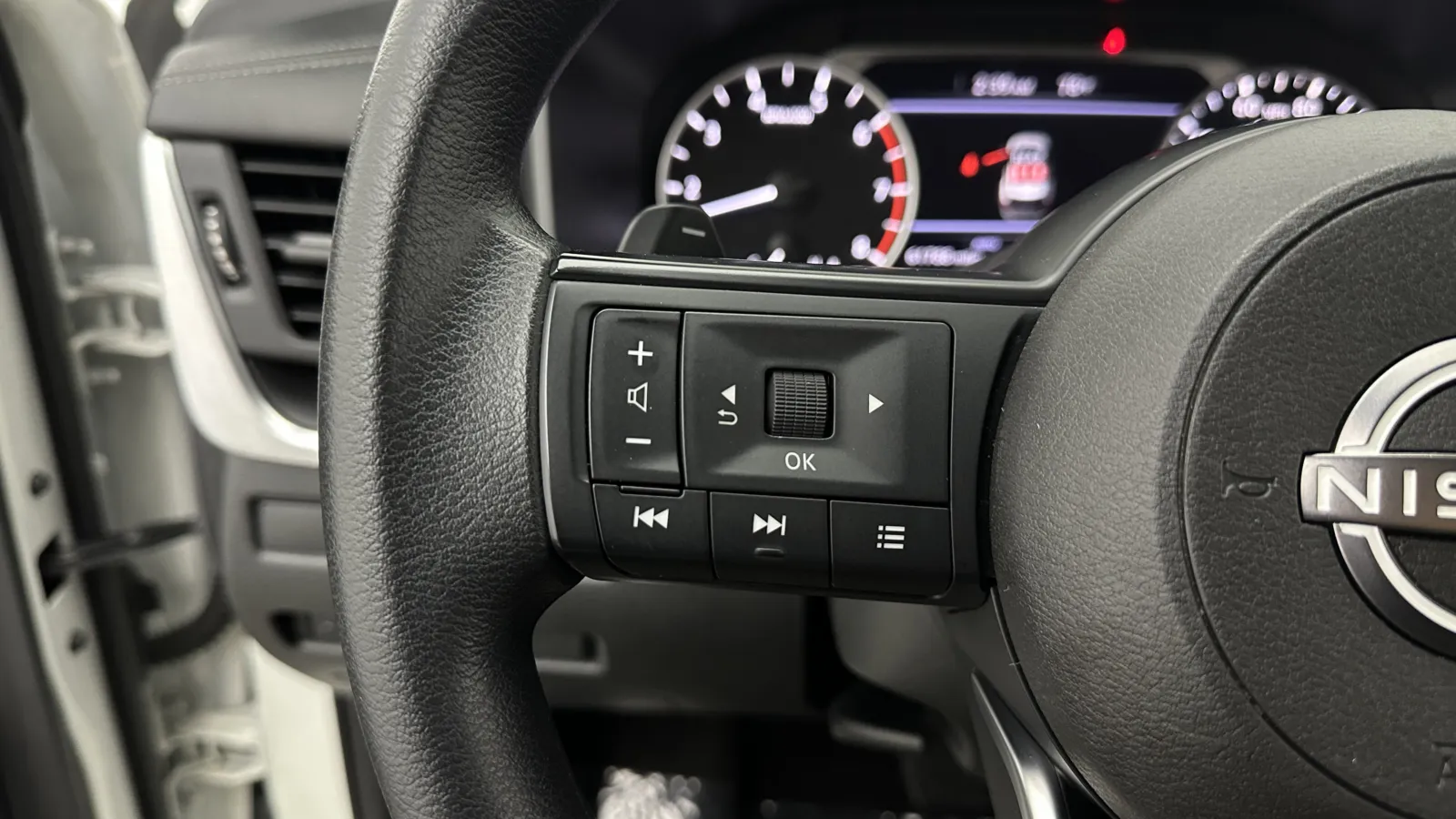 Nissan Rogue photo 21